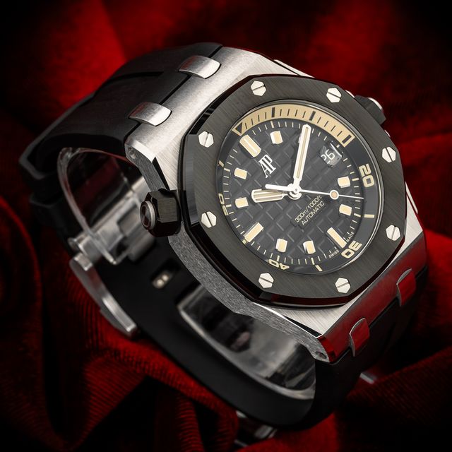 Audemars Piguet Royal Oak Offshore 15720CN.OO.A002CA.01 Image 2